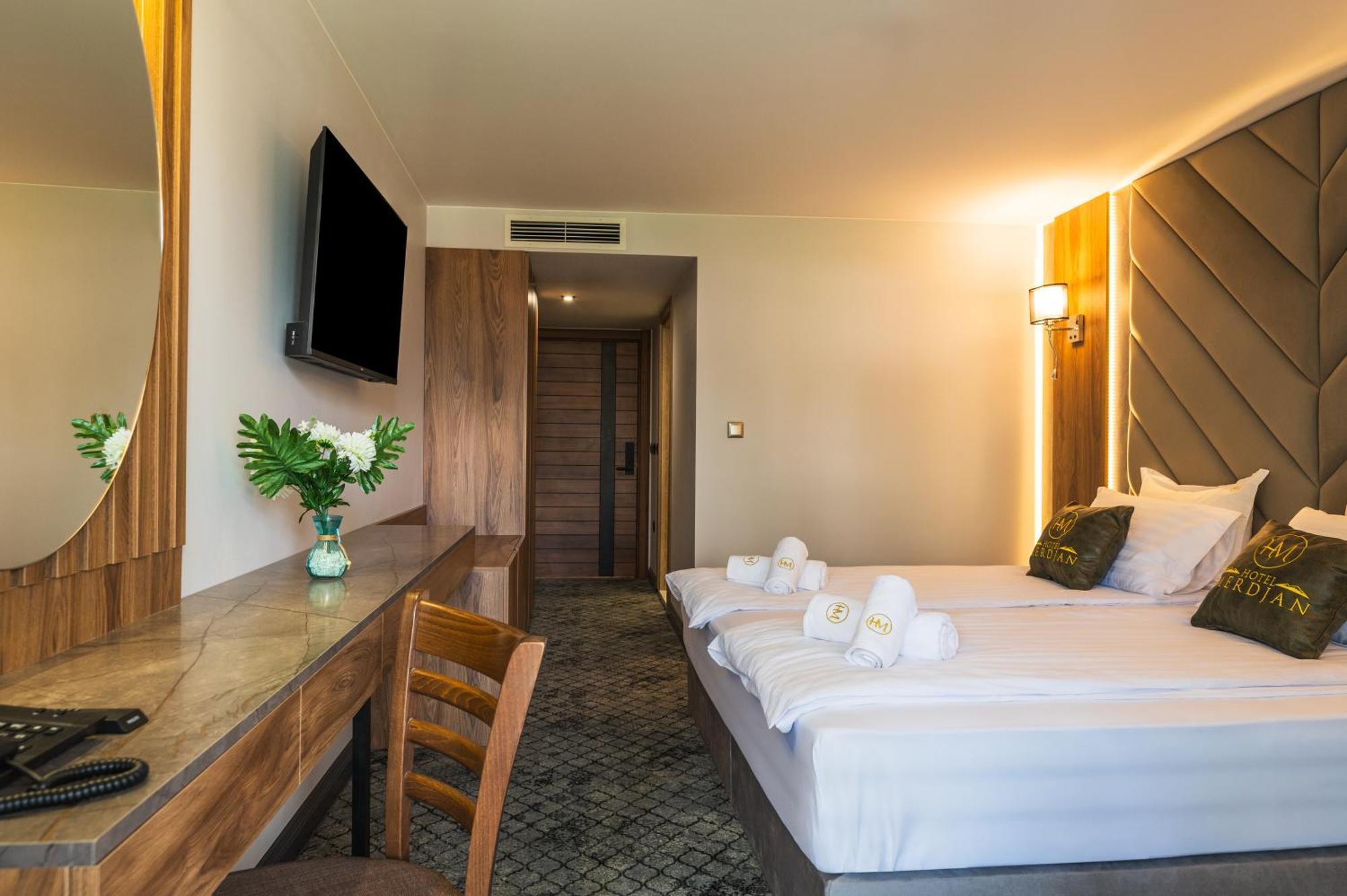 סרניצה Hotel Merdjan מראה חיצוני תמונה