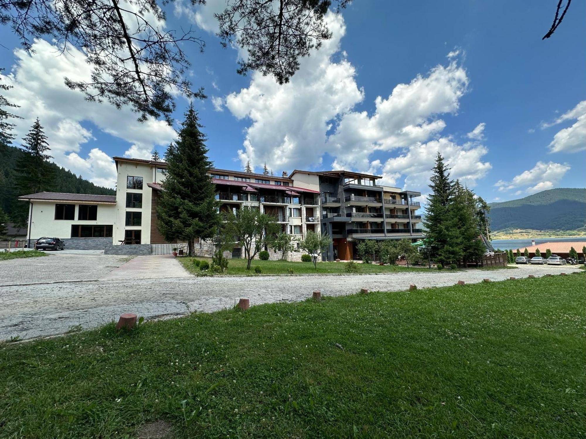 סרניצה Hotel Merdjan מראה חיצוני תמונה