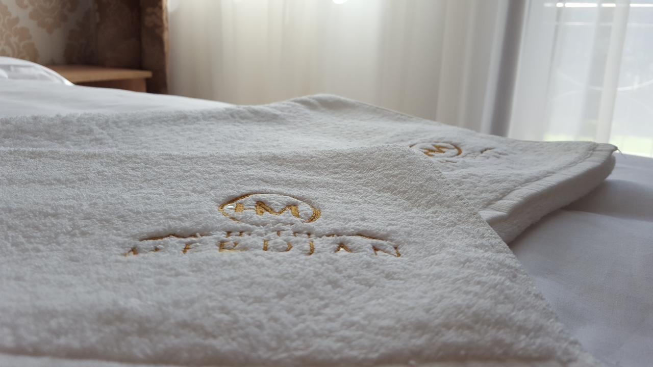 סרניצה Hotel Merdjan מראה חיצוני תמונה